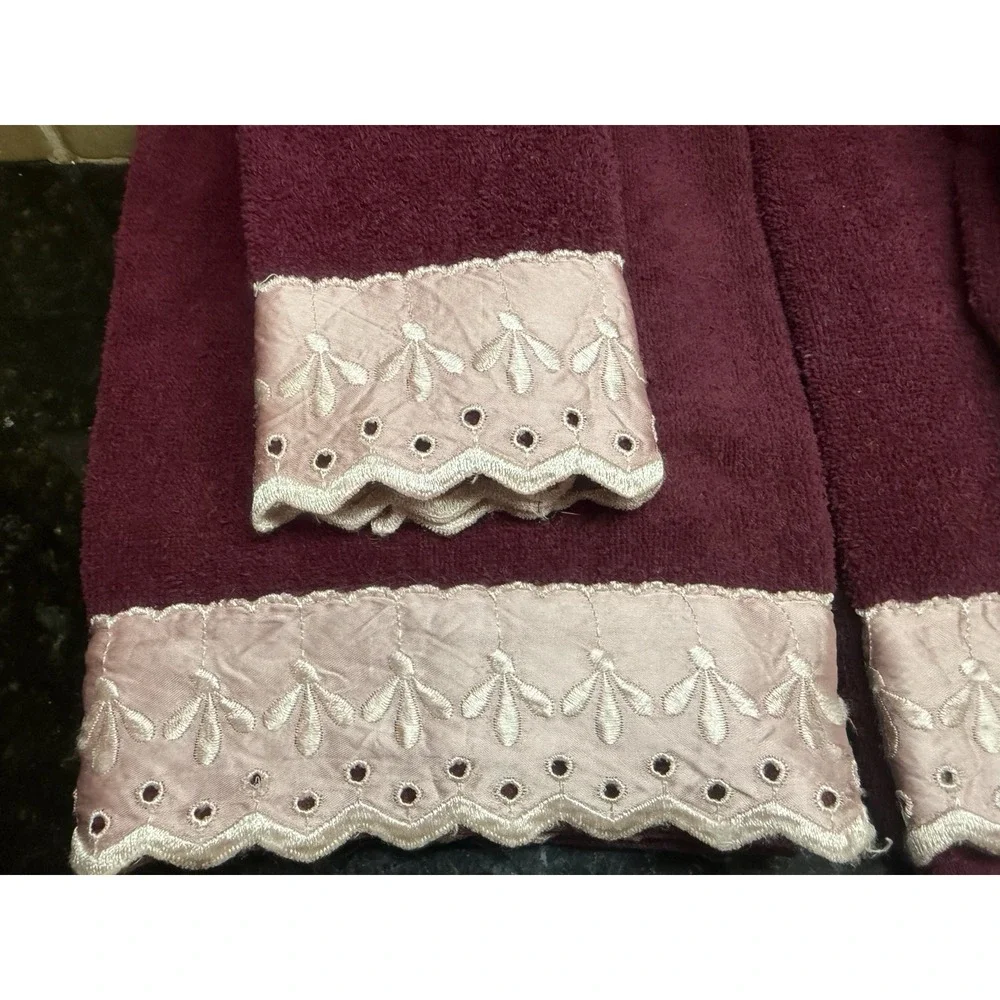 Vintage Cannon Towels Set Burgundy Pink Maroon‎ Satin Lace Trim Bathroom Linens
